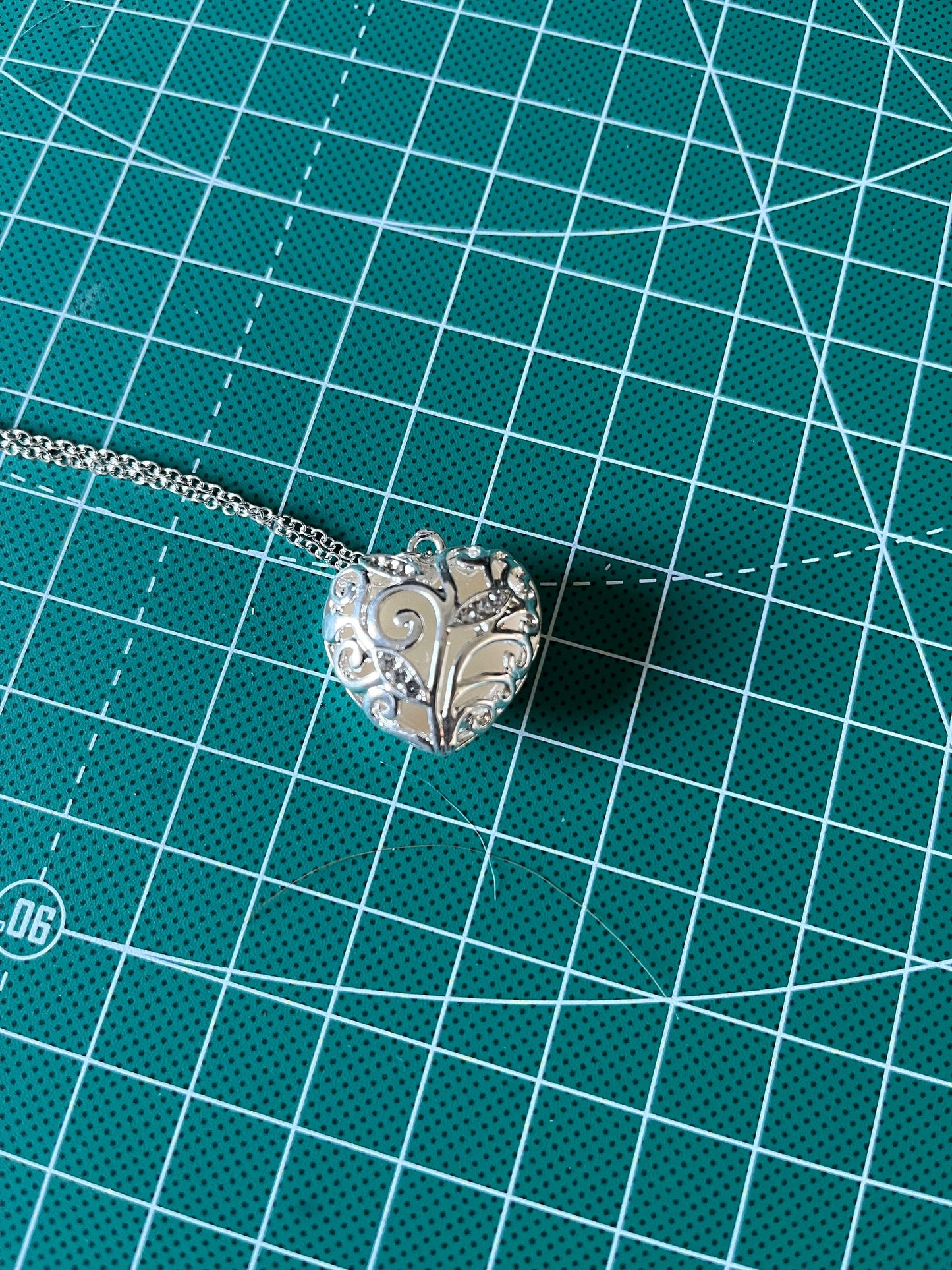 Heart pendant necklace