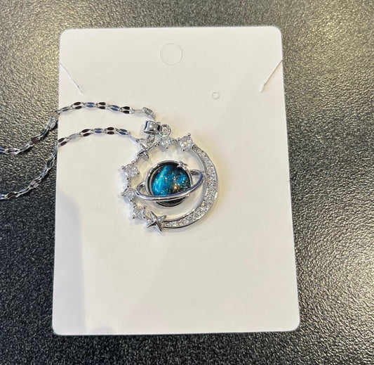 Moon pendant necklace