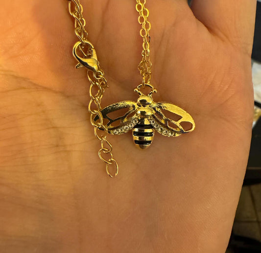 Bee pendant necklace